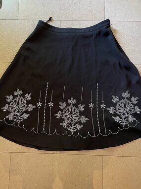 Vintage Simon Chang Black A-line Skirt with white embroidery - Size 6